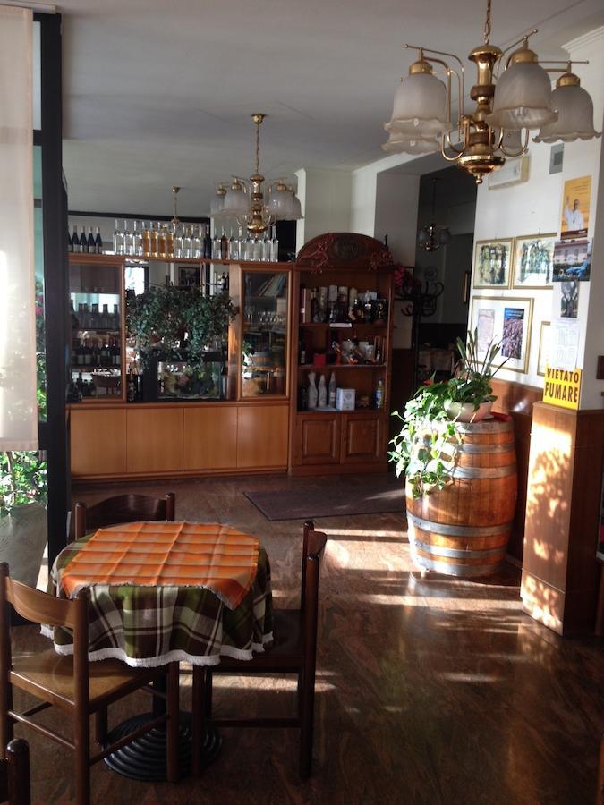 Ristorante Albergo Da Giovanni Carvico ภายนอก รูปภาพ