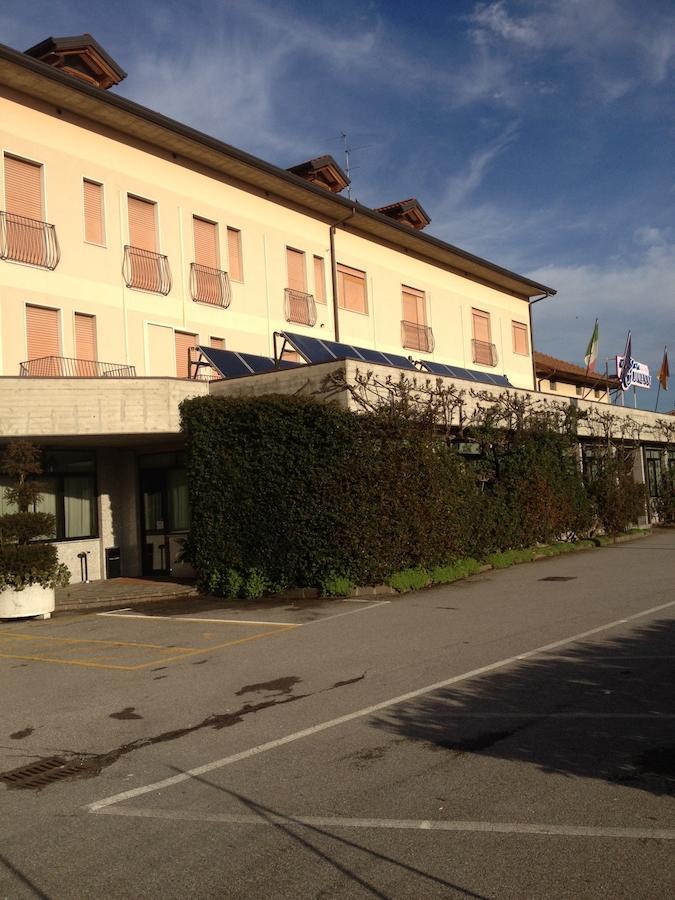 Ristorante Albergo Da Giovanni Carvico ภายนอก รูปภาพ
