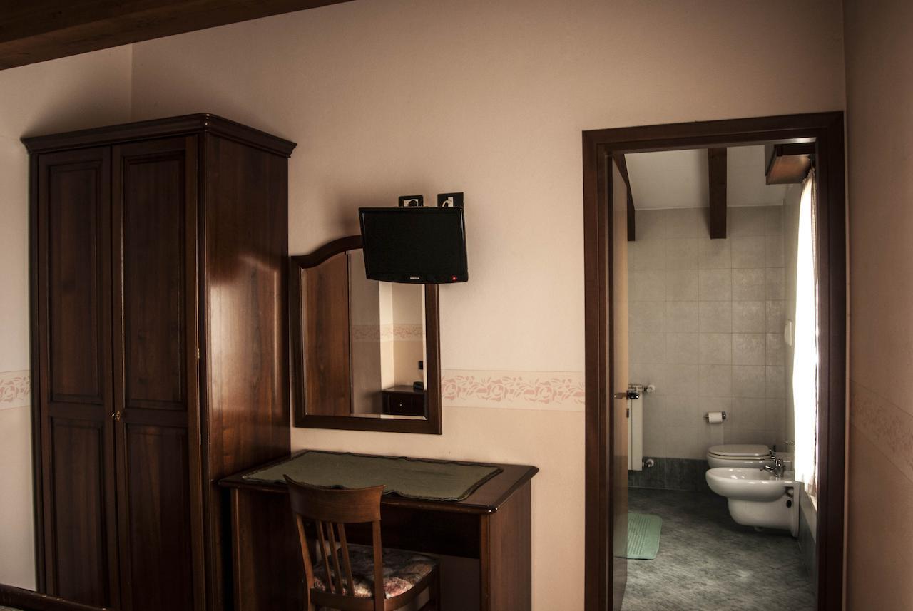 Ristorante Albergo Da Giovanni Carvico ภายนอก รูปภาพ